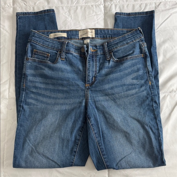 Universal Thread Denim - Universal Thread Medium Blue Mid Rose Skinny Jeans